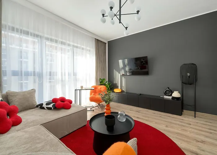 Stylish With Underground Parking And A Perfect Location By Renters