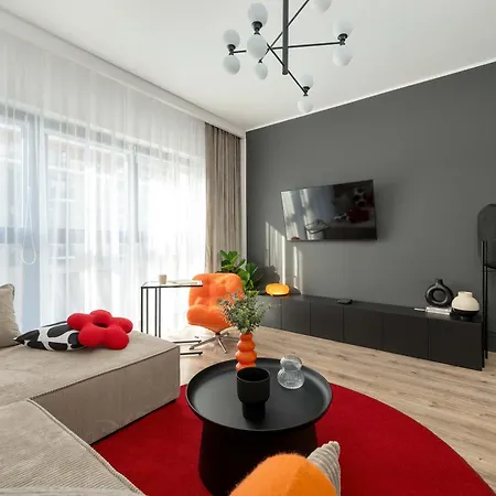 Stylish With Underground Parking And A Perfect Location By Renters